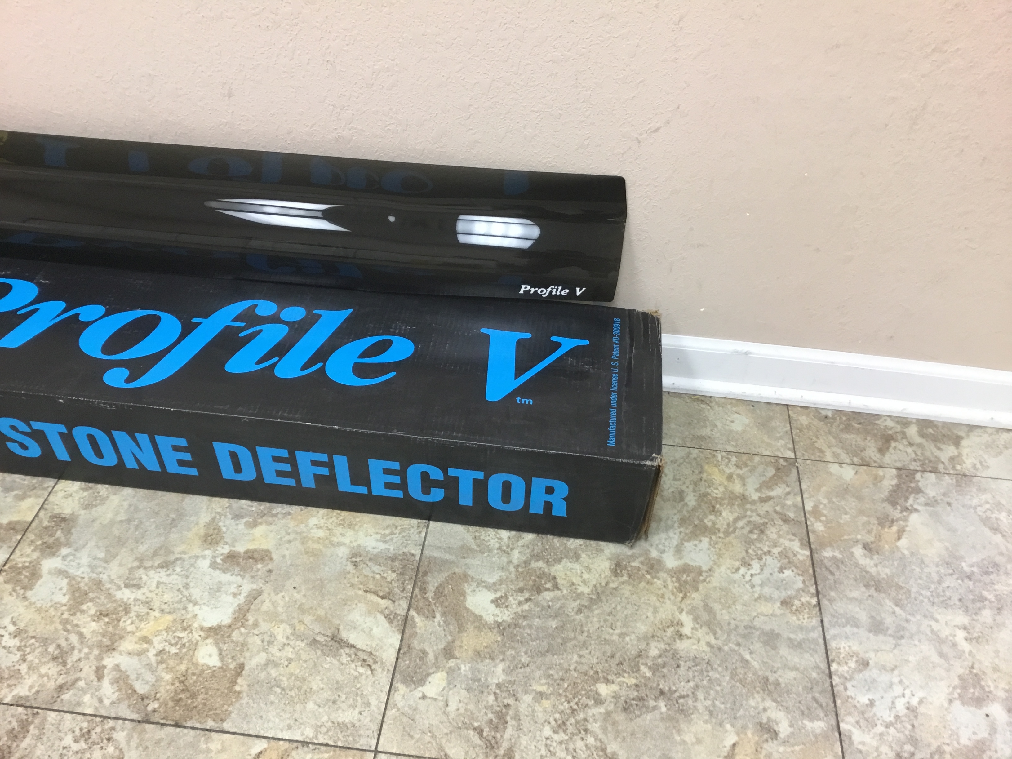 Voyager Profile Bug Stone Deflector Shield 91-95 Grand T/&C Caravan
